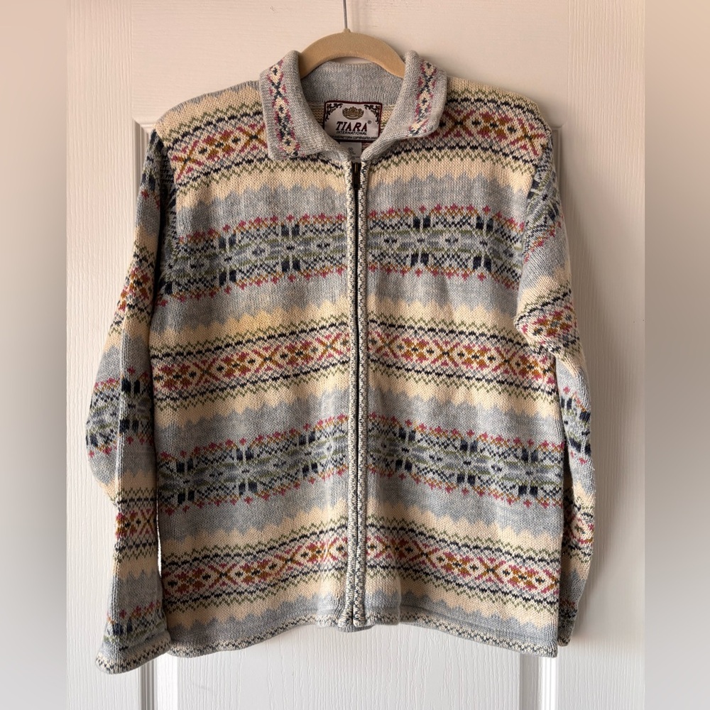 Tiara International Fair Isle Blue Beige Red Knit Zip Up Cardigan Sweater Medium
